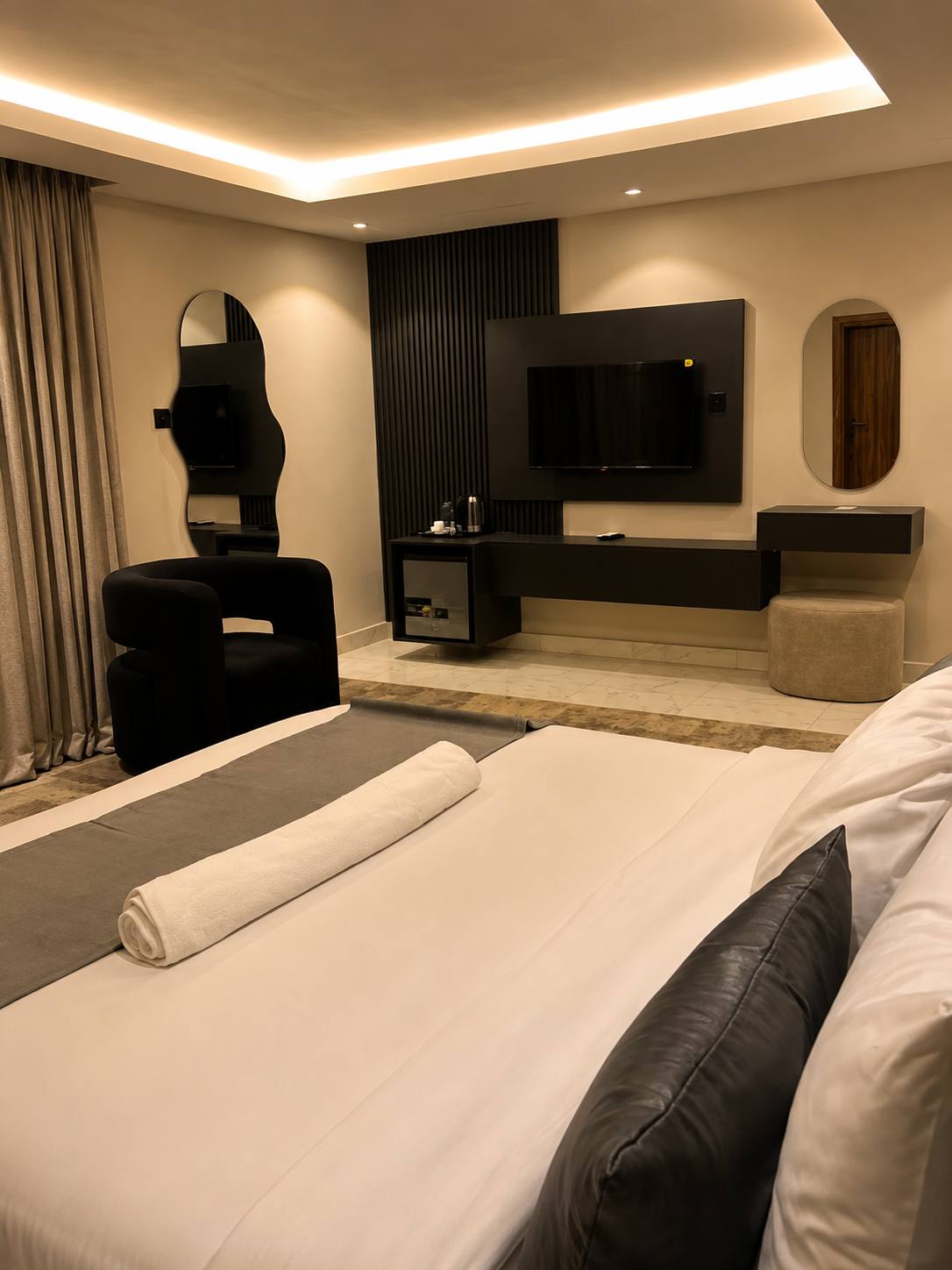 Executive — view 3 of 3