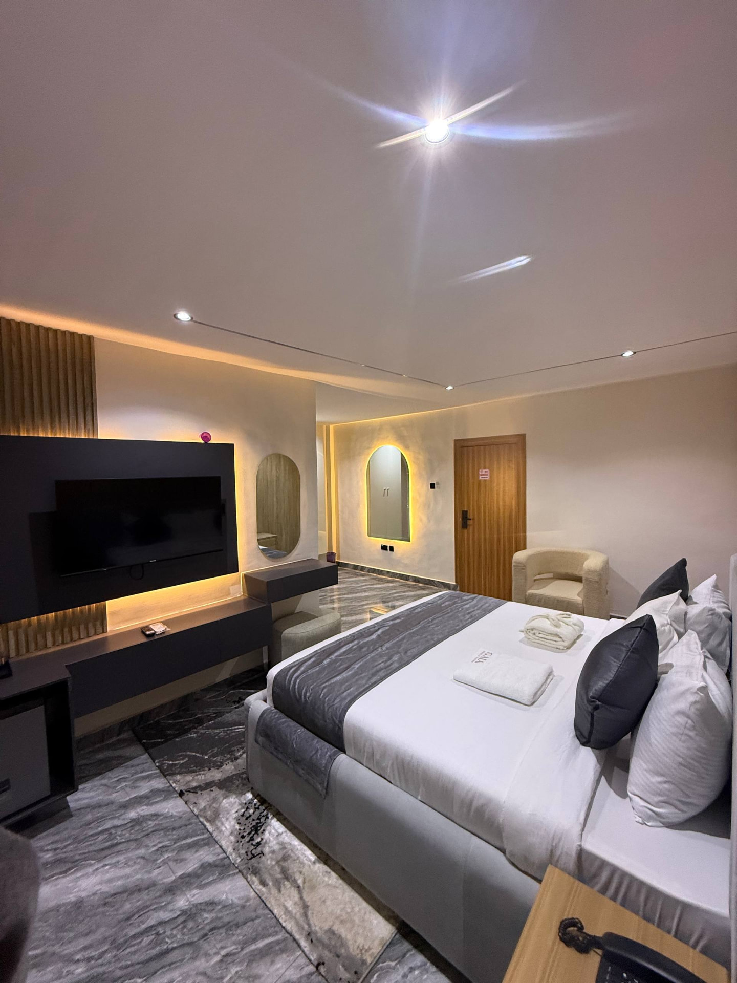 Presidential — view 3 of 3